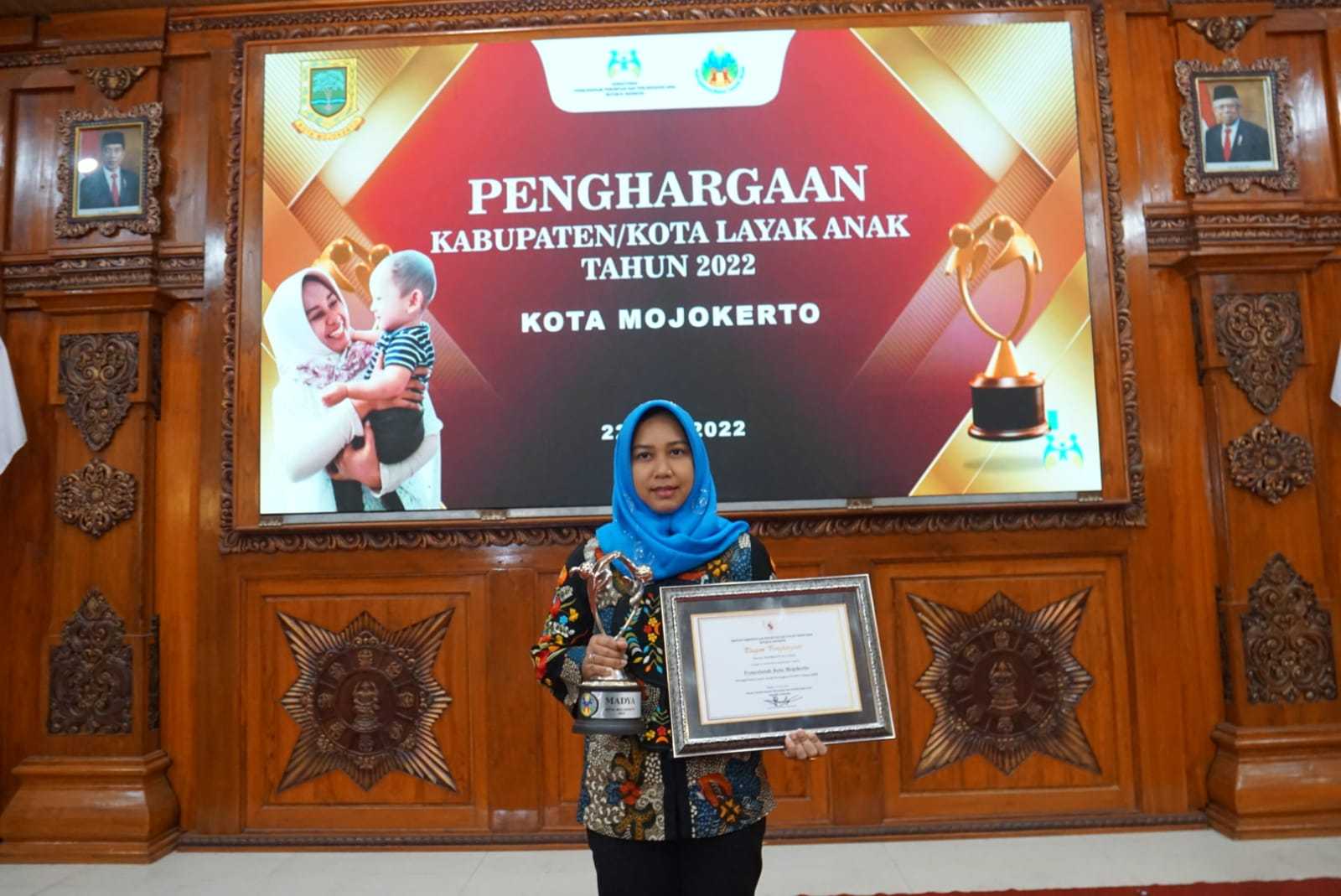 gambar utama