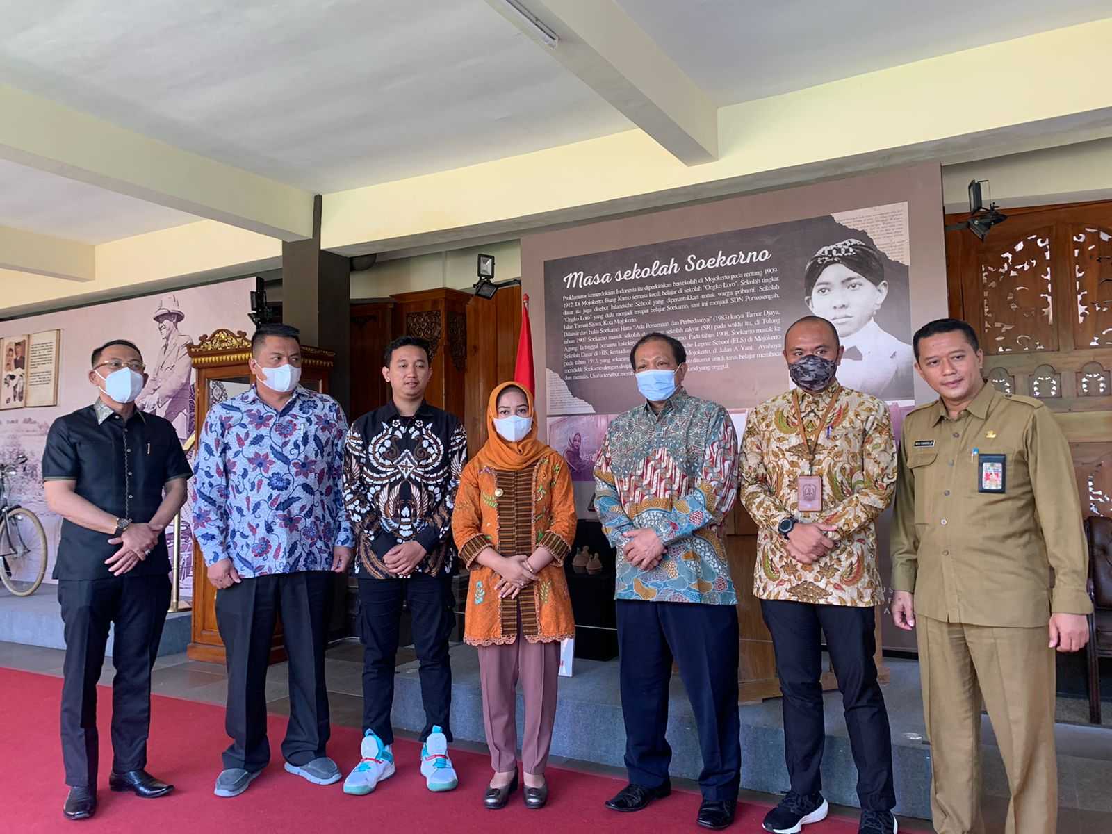 gambar utama