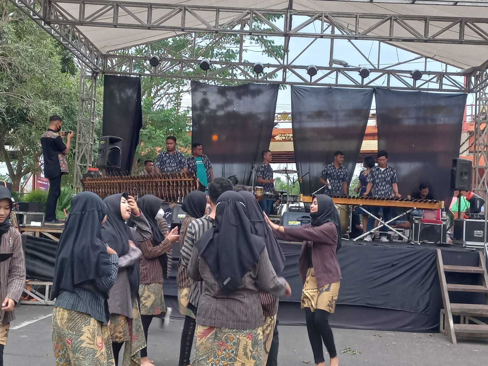 gambar utama