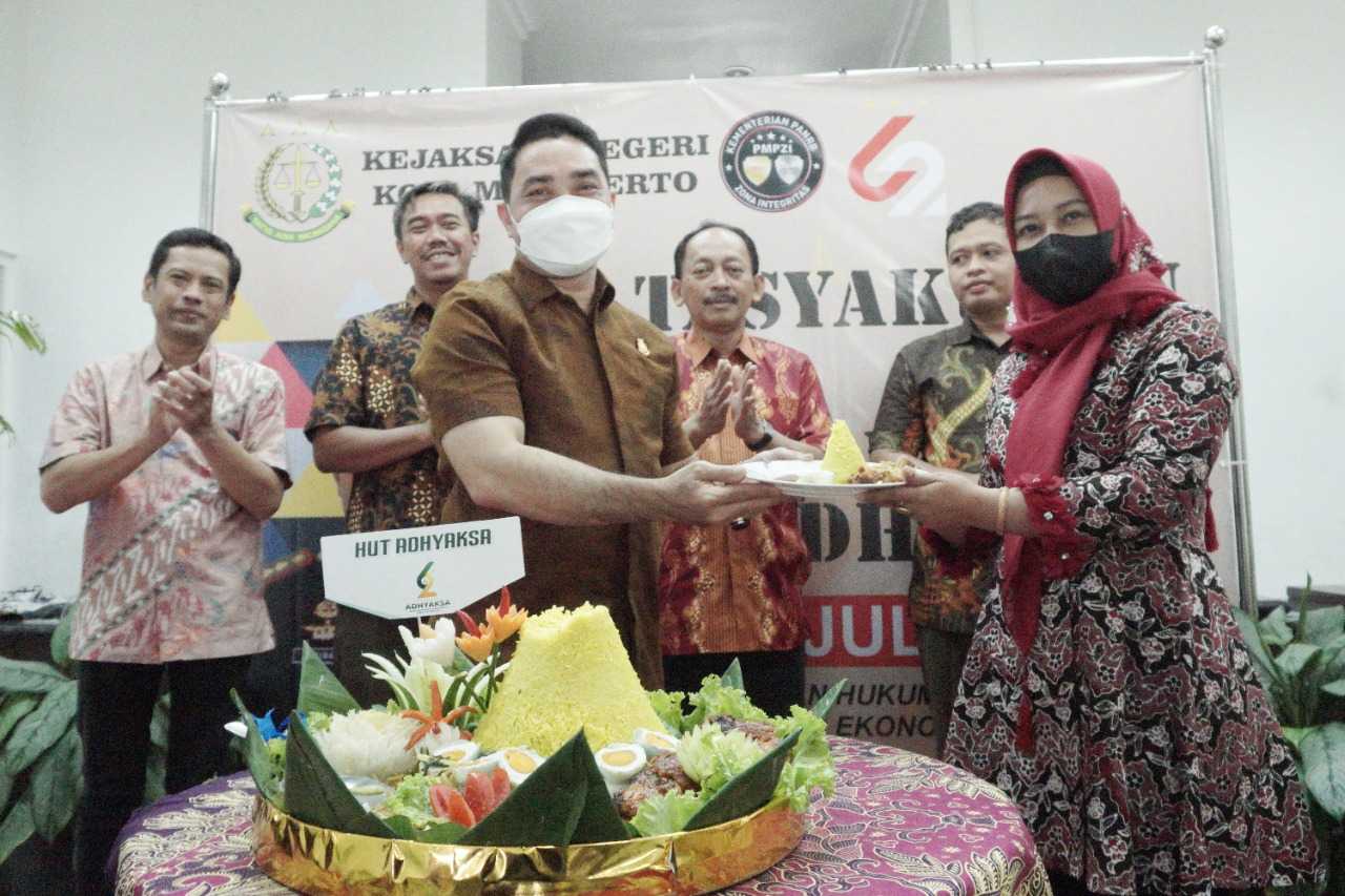 gambar utama