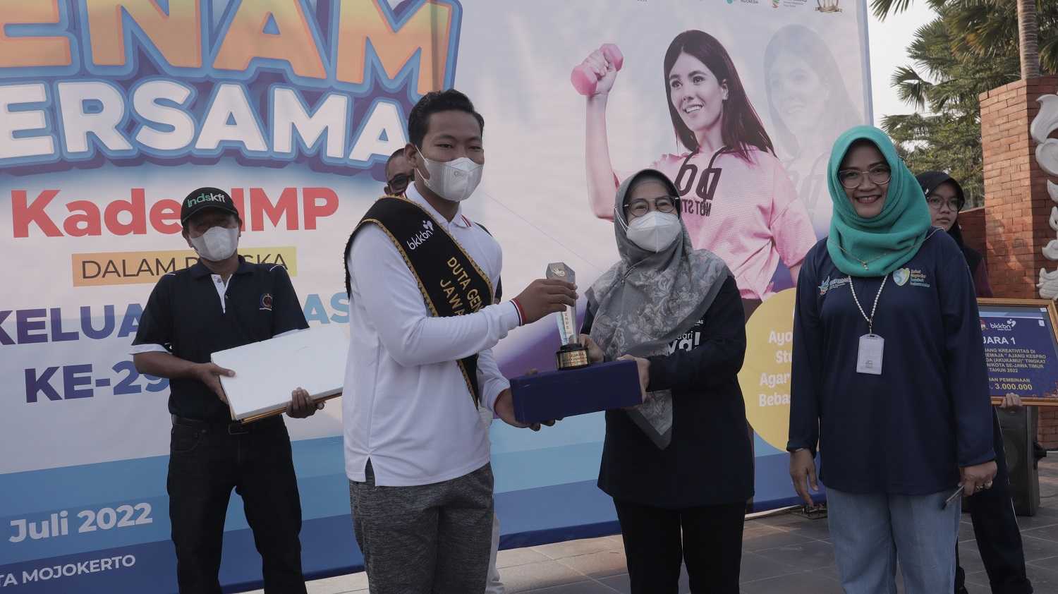 gambar utama