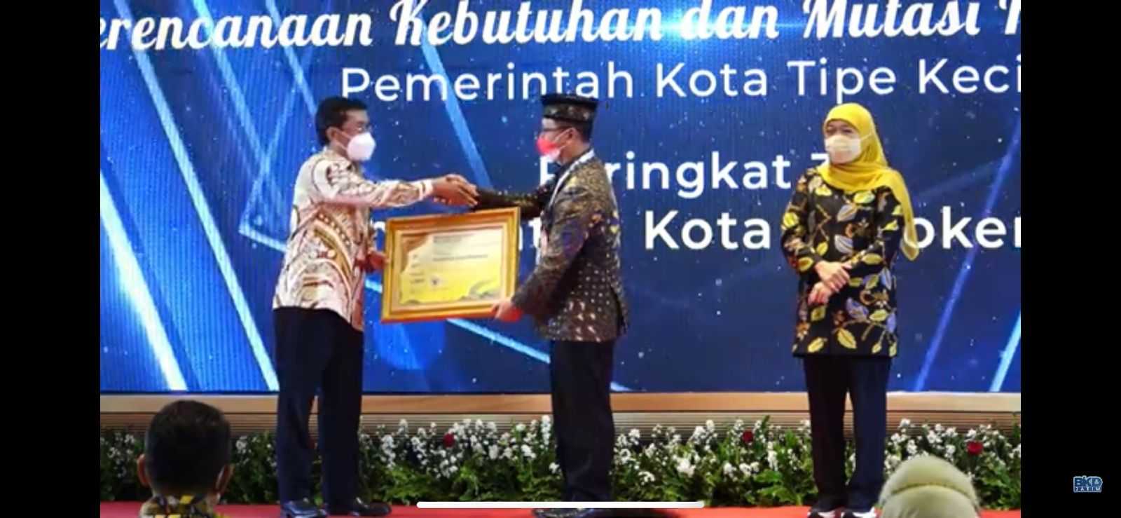 gambar utama
