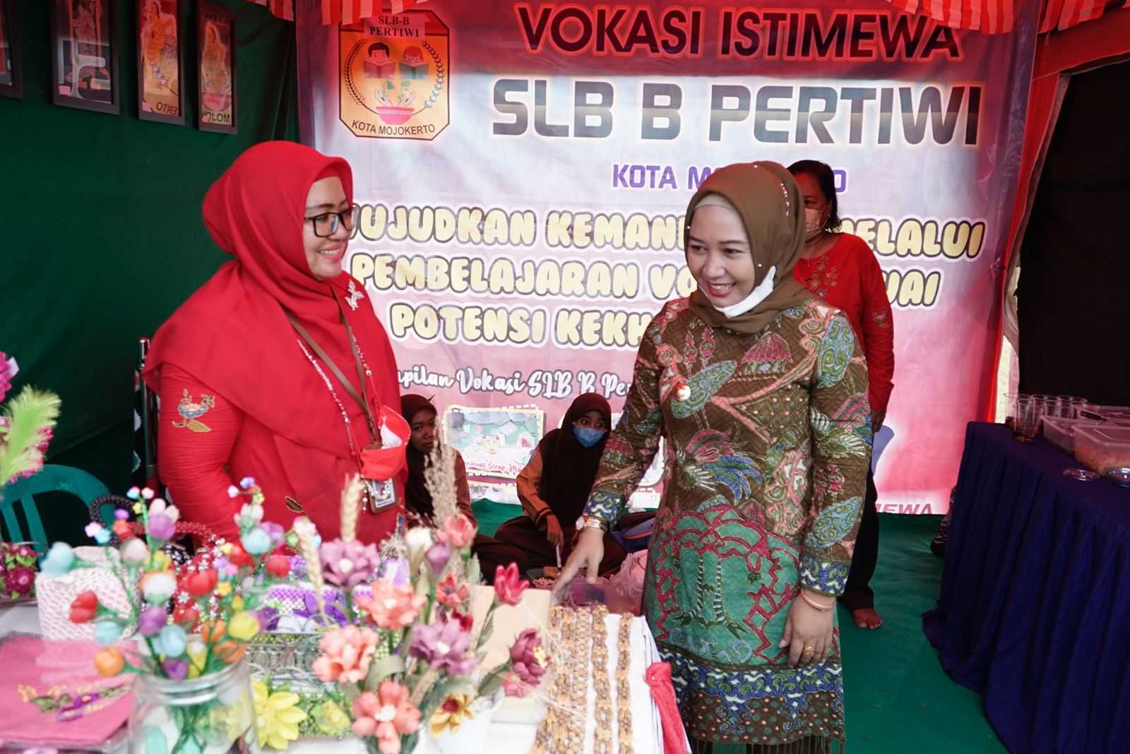 gambar utama