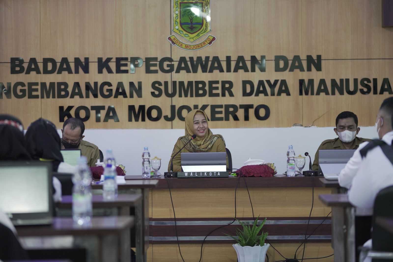 gambar utama