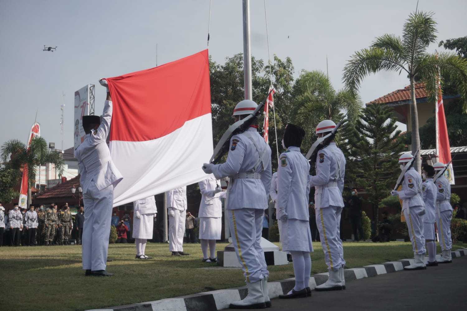 gambar utama