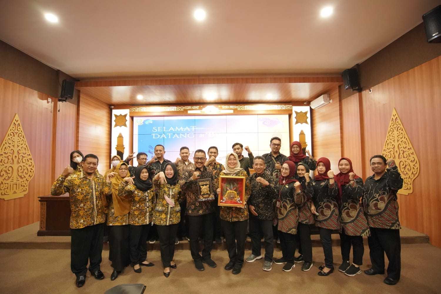 gambar utama