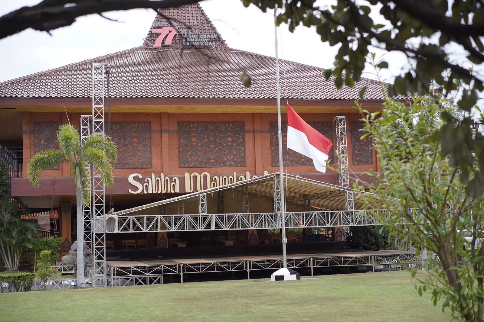 gambar utama