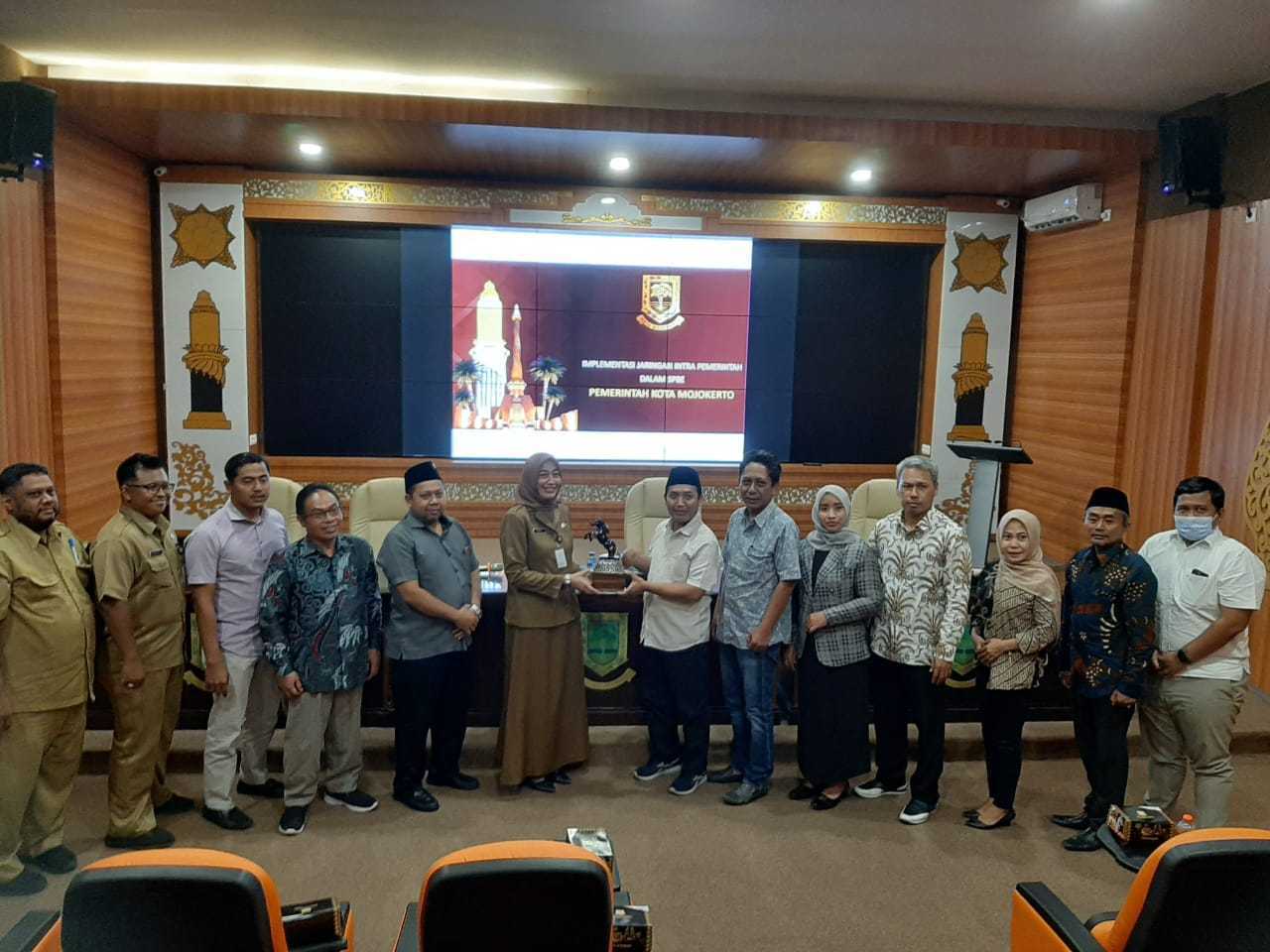 gambar utama
