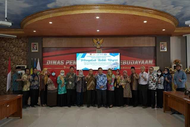 gambar utama