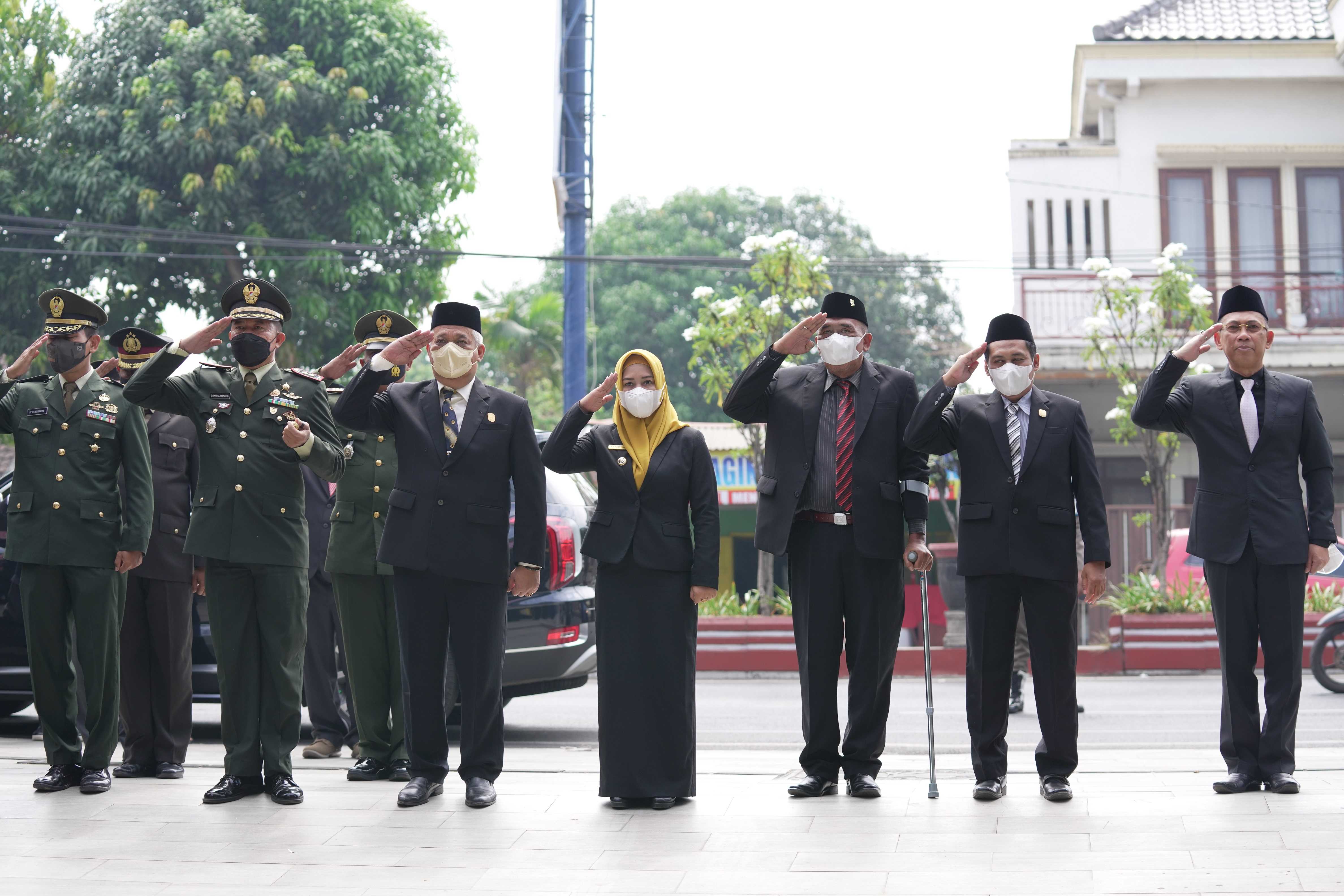 Gema Media | Sederhana Dan Penuh Khidmat, Upacara Peringatan Hari ...