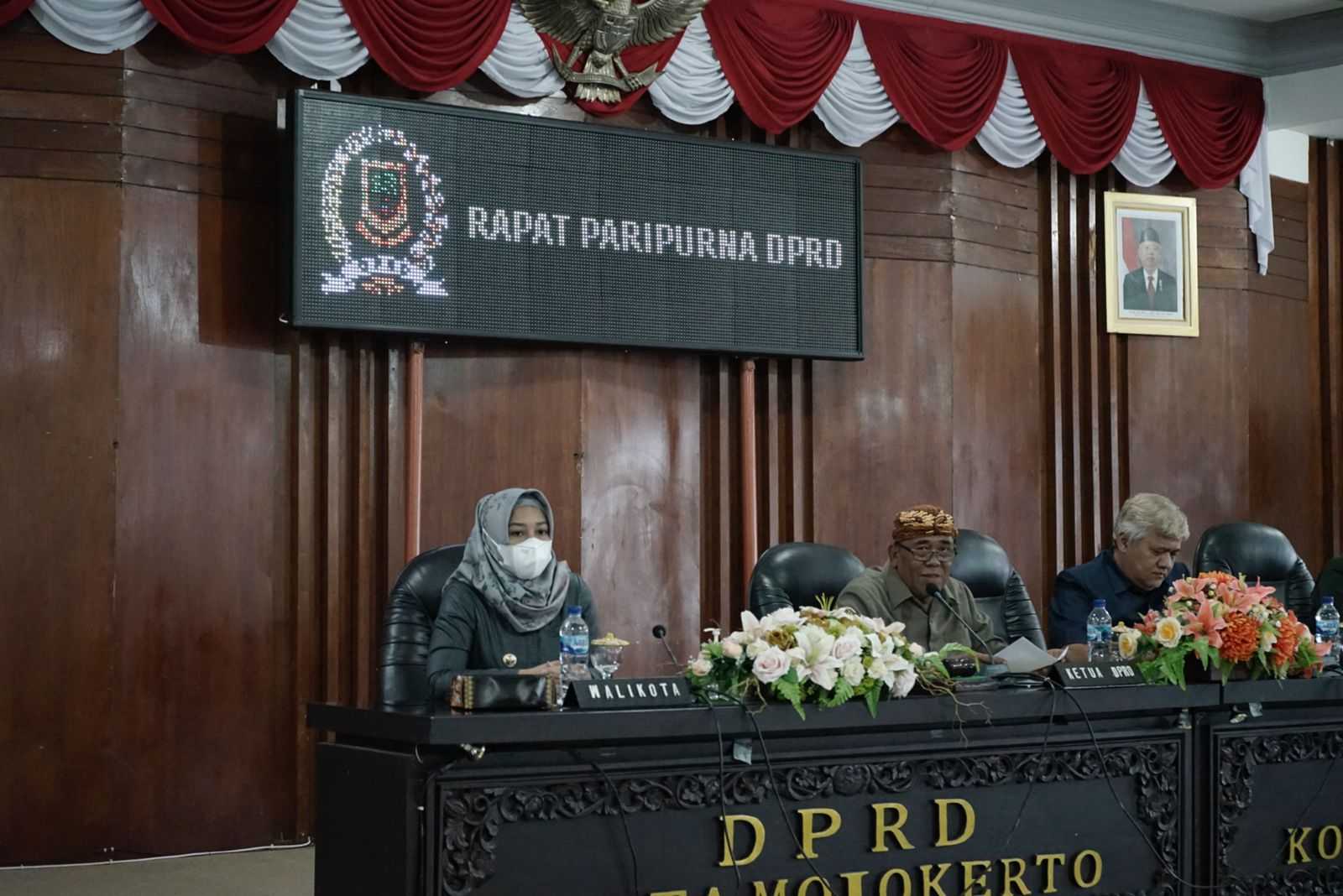 gambar utama