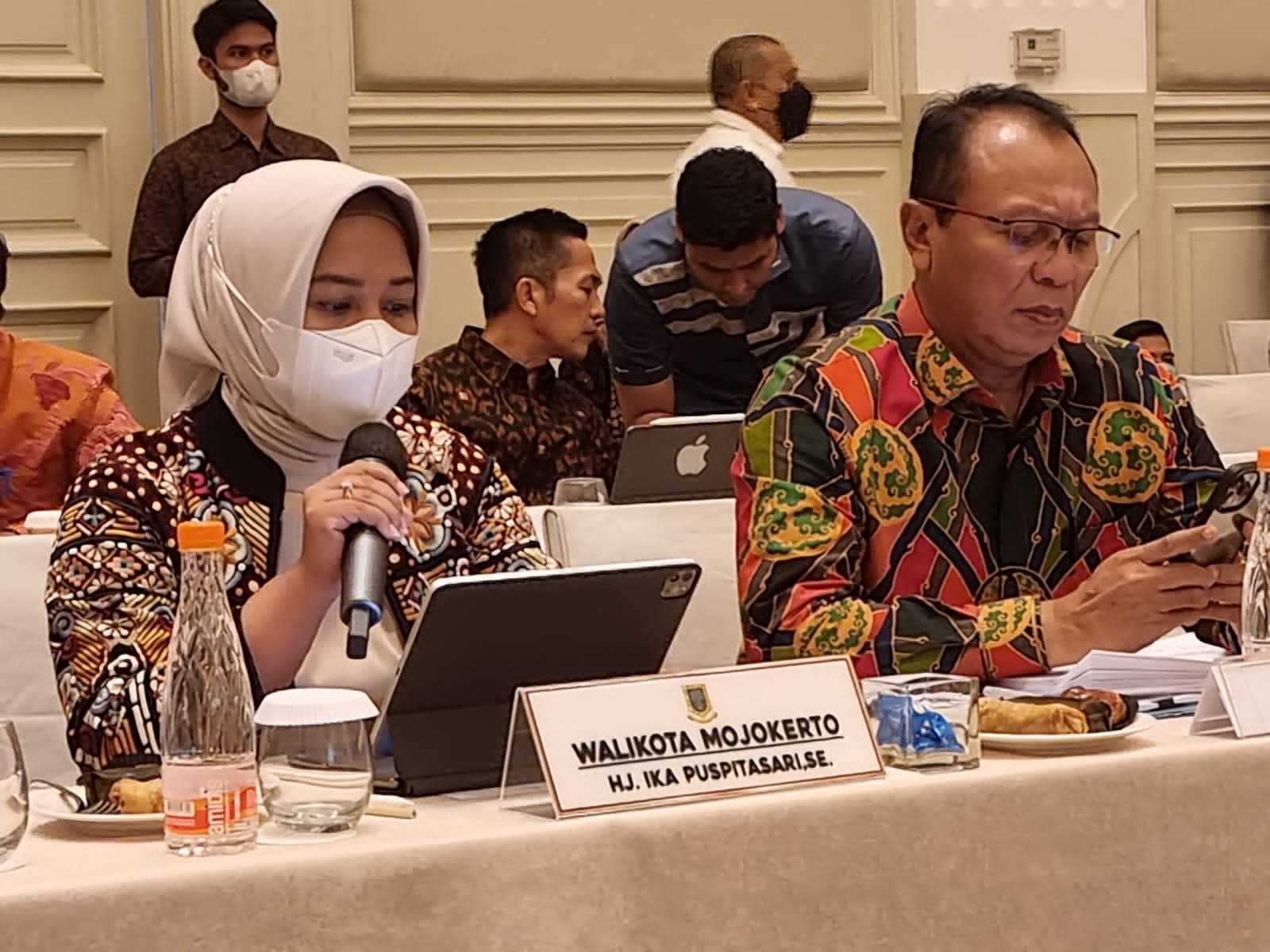gambar utama