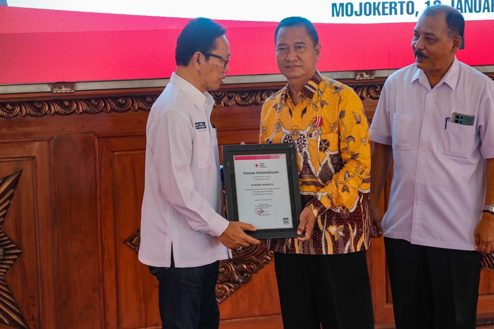 gambar utama