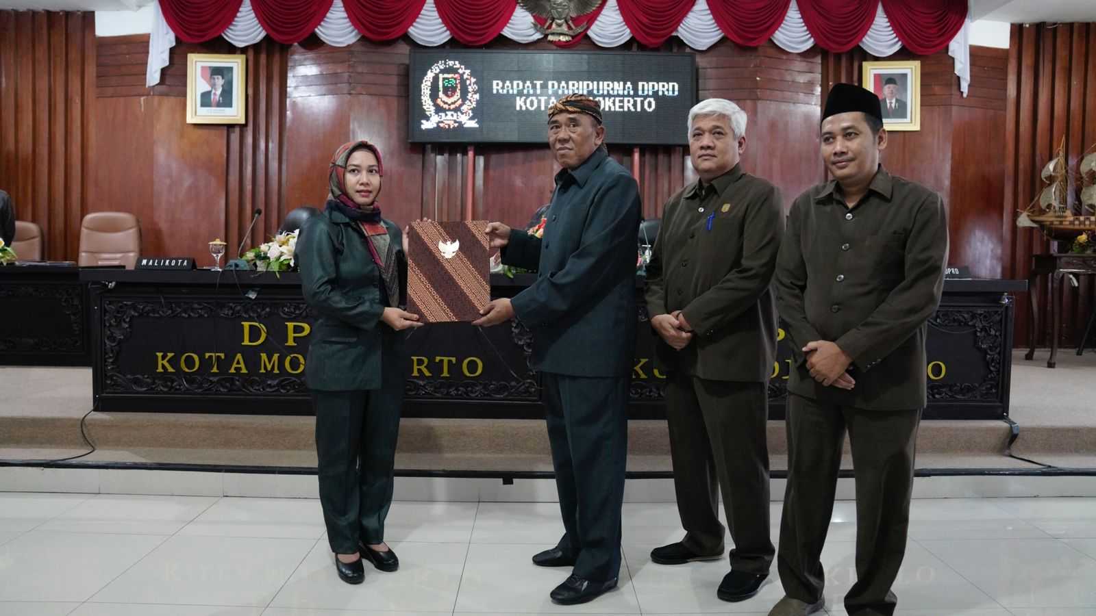 gambar utama