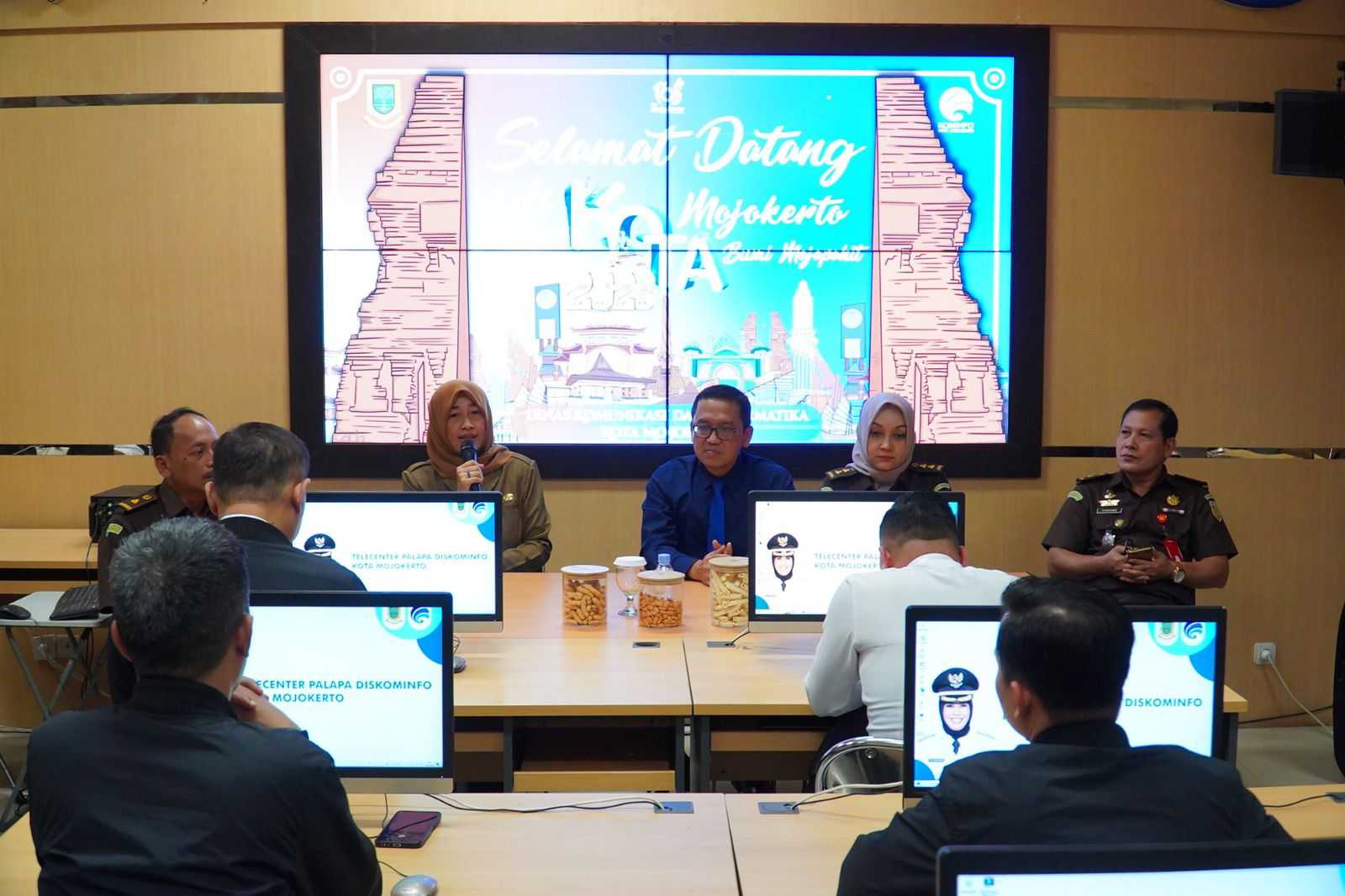 gambar utama