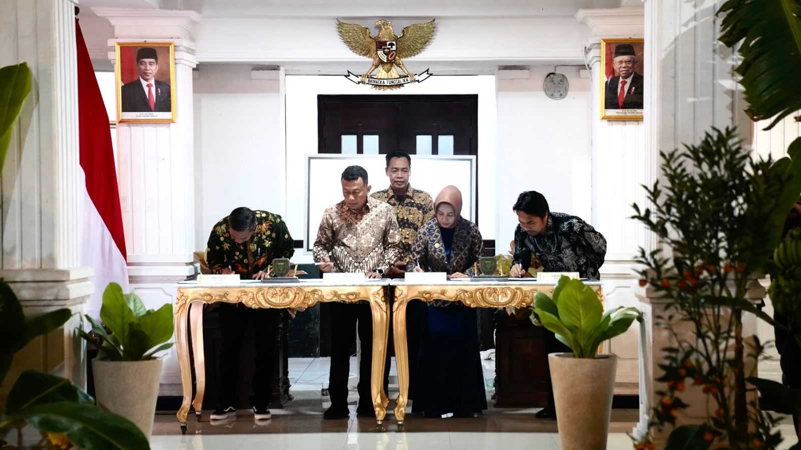 gambar utama