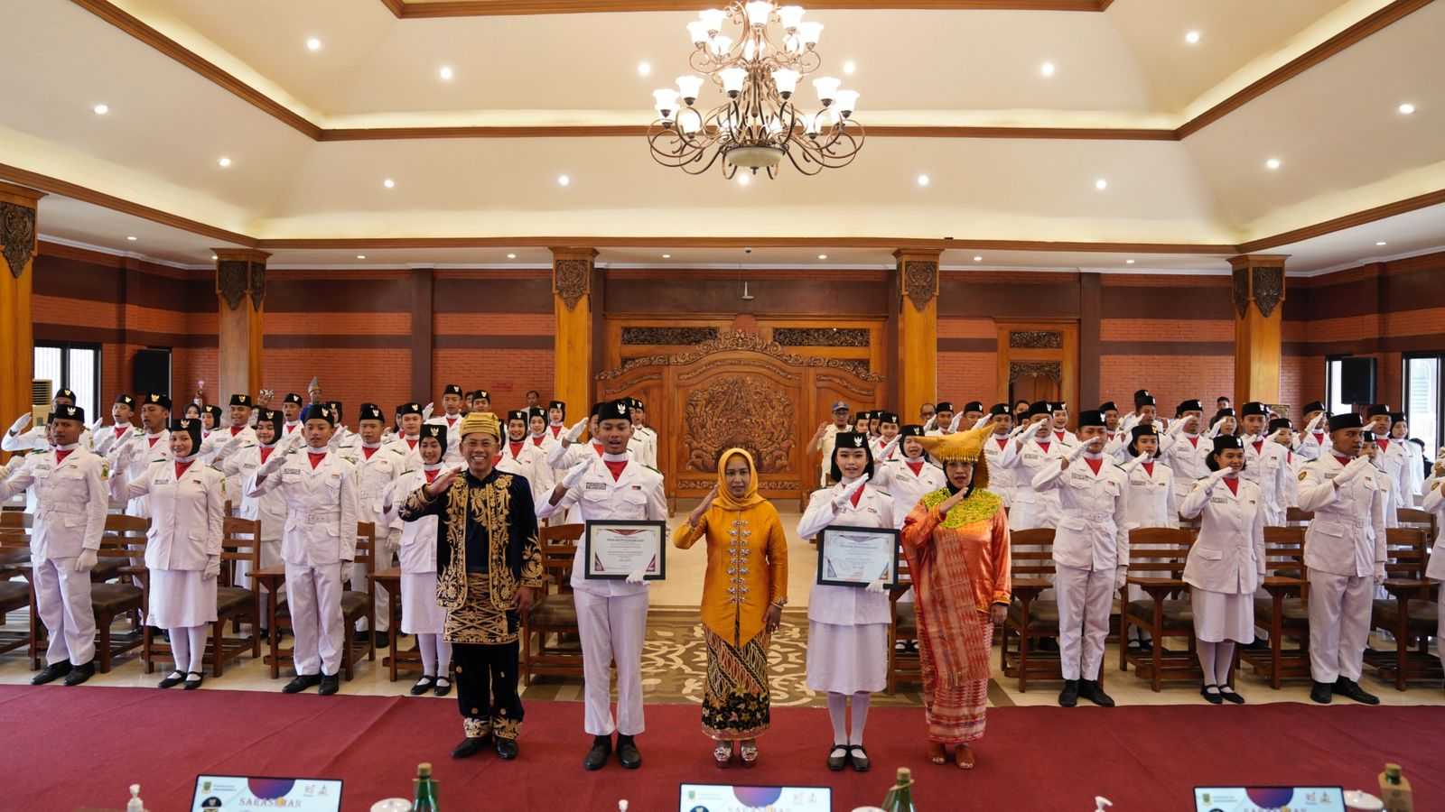 gambar utama
