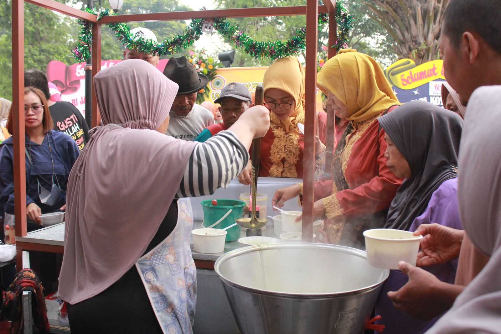 Gema Media | Pemkot Sediakan 105 Rombong Dengan 31.500 Porsi Makanan ...