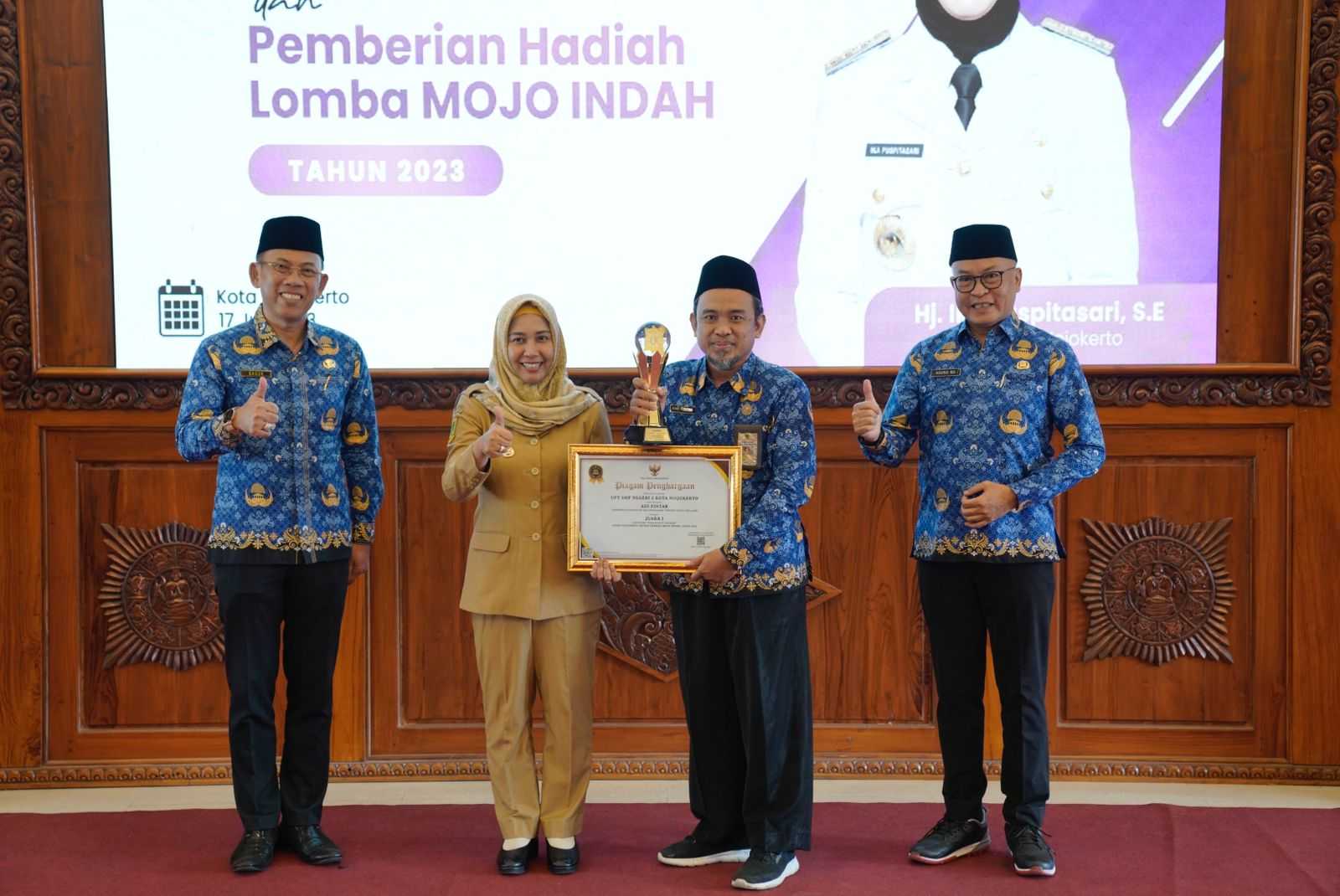 gambar utama