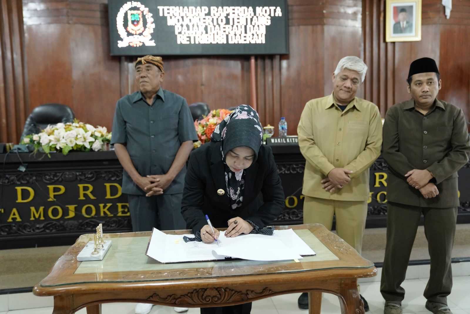 gambar utama