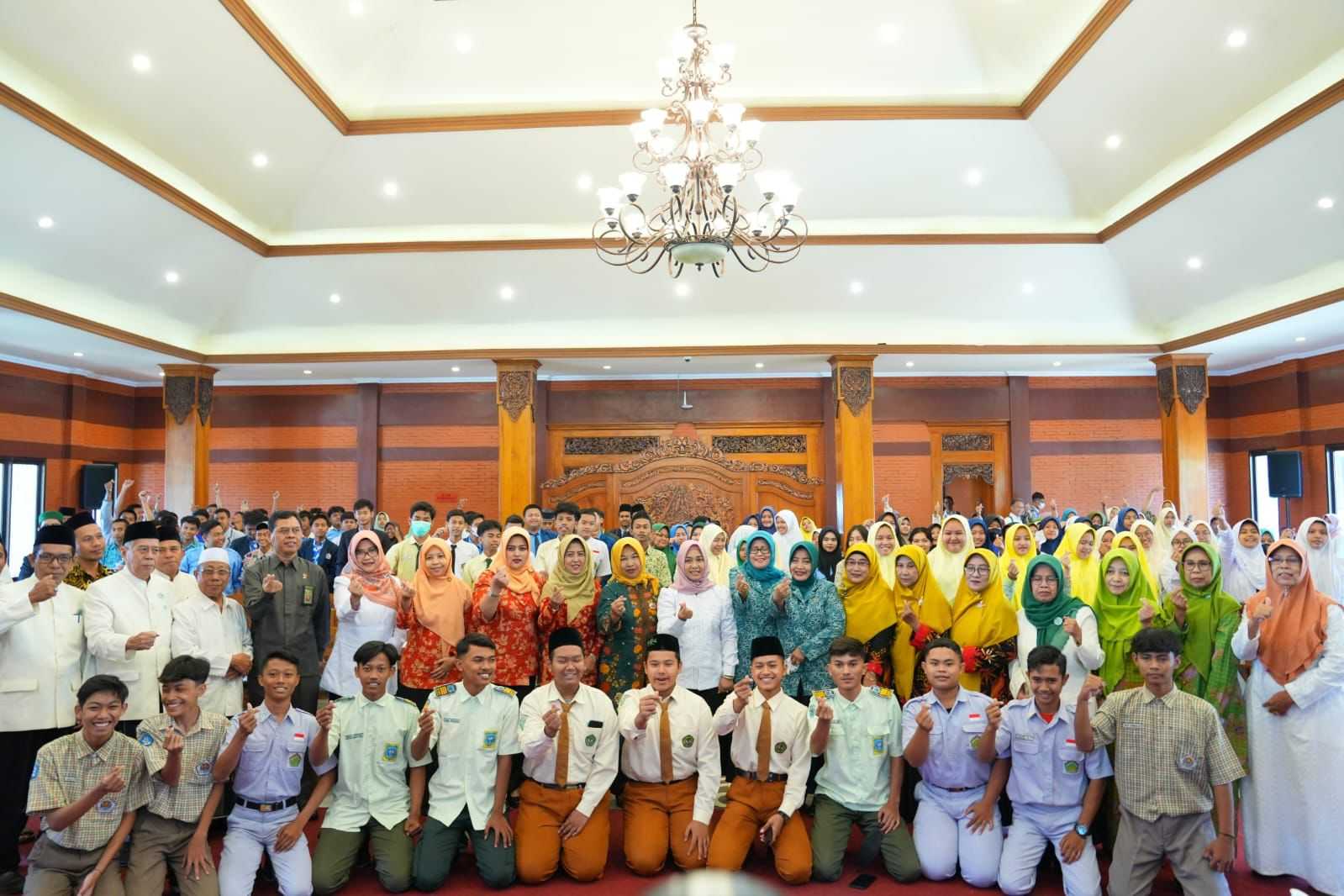 gambar utama