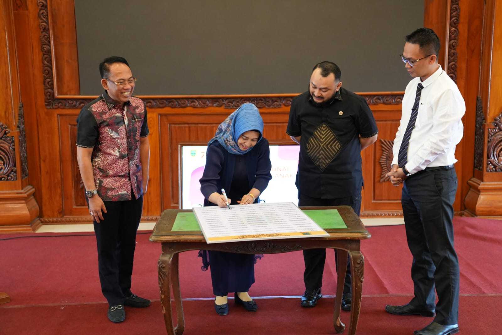 gambar utama