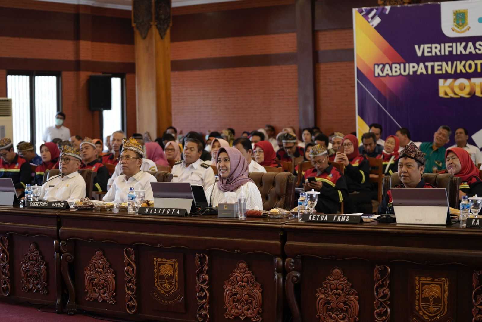 gambar utama