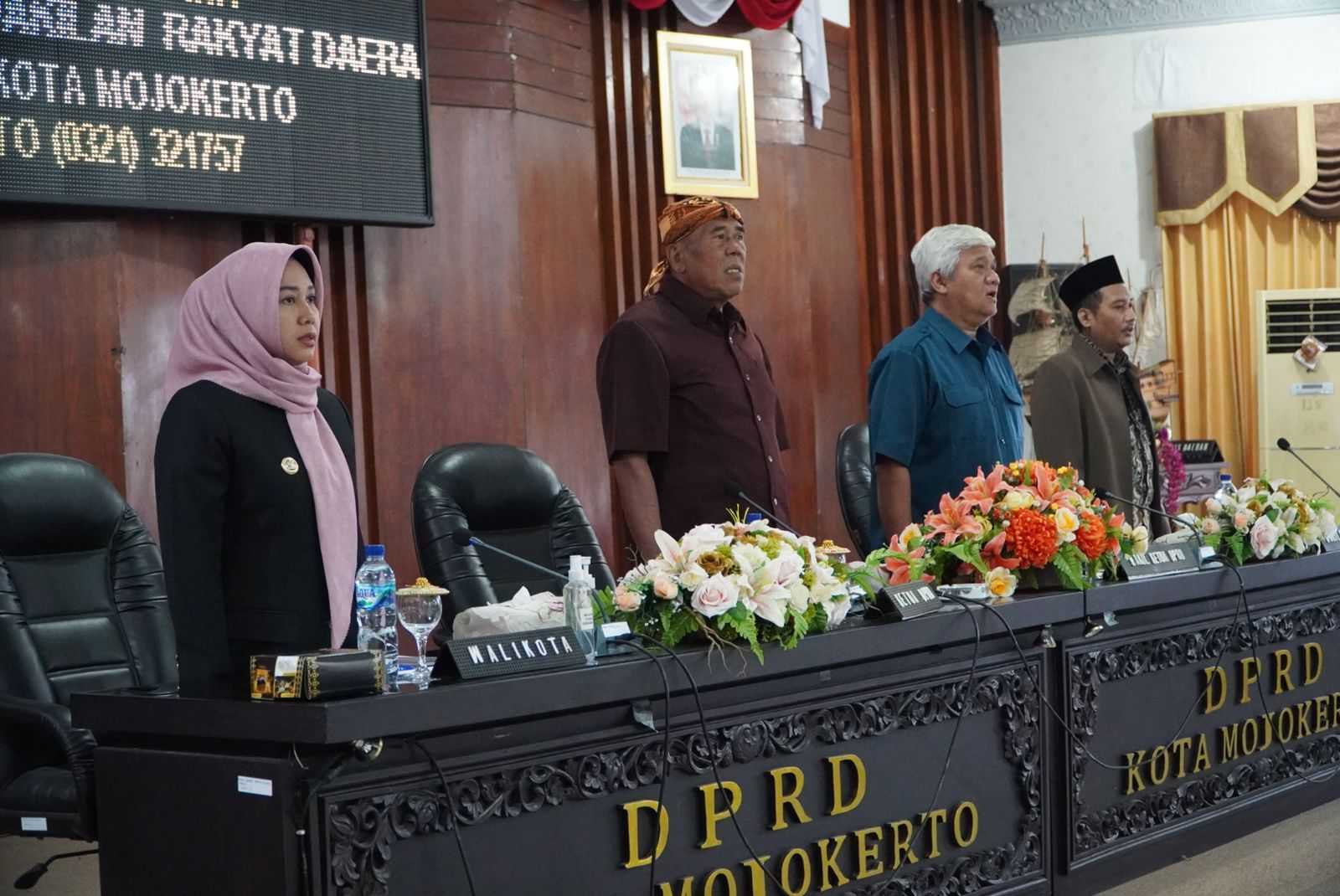 gambar utama