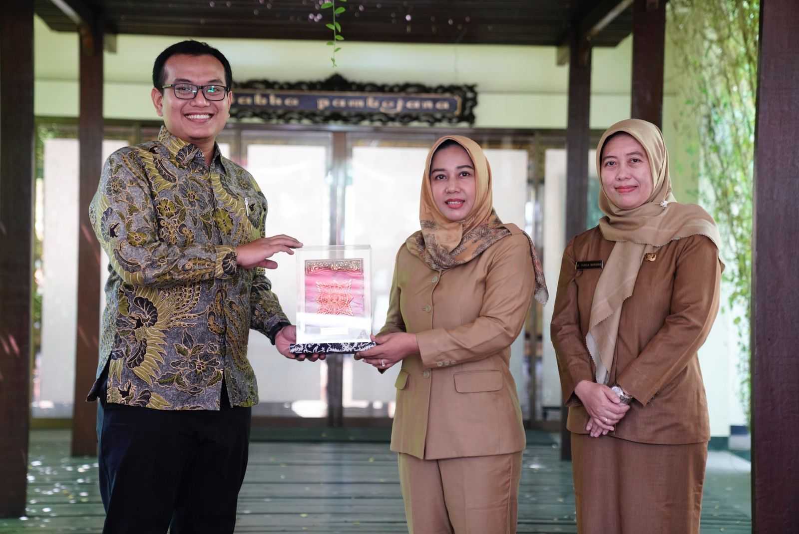 gambar utama