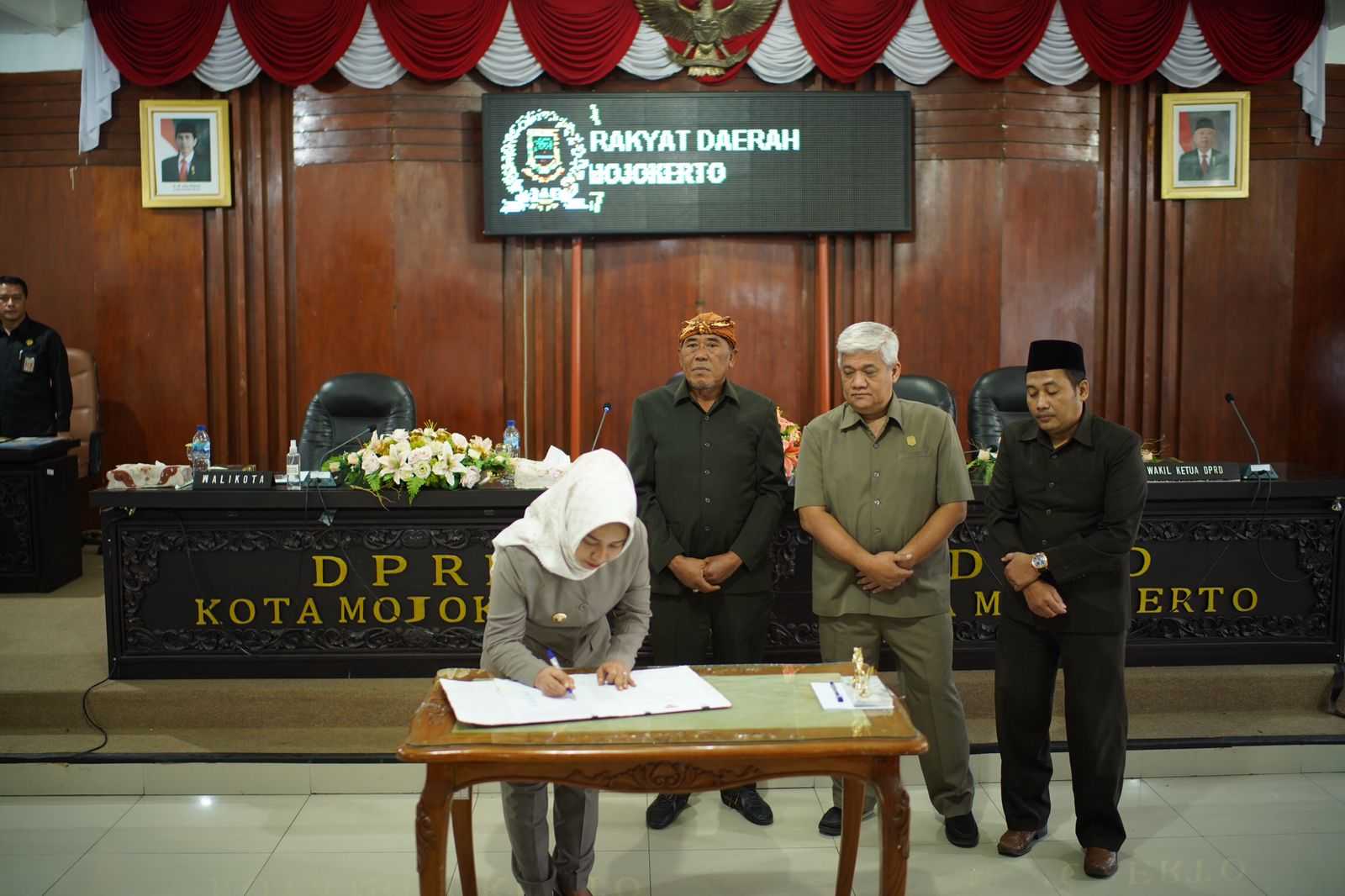 gambar utama
