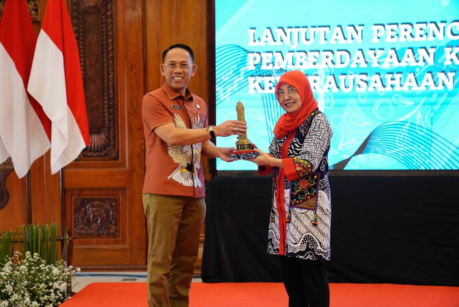 gambar utama