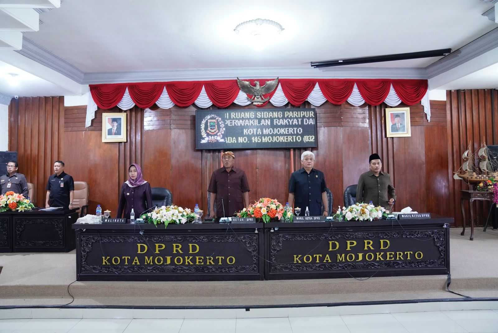gambar utama