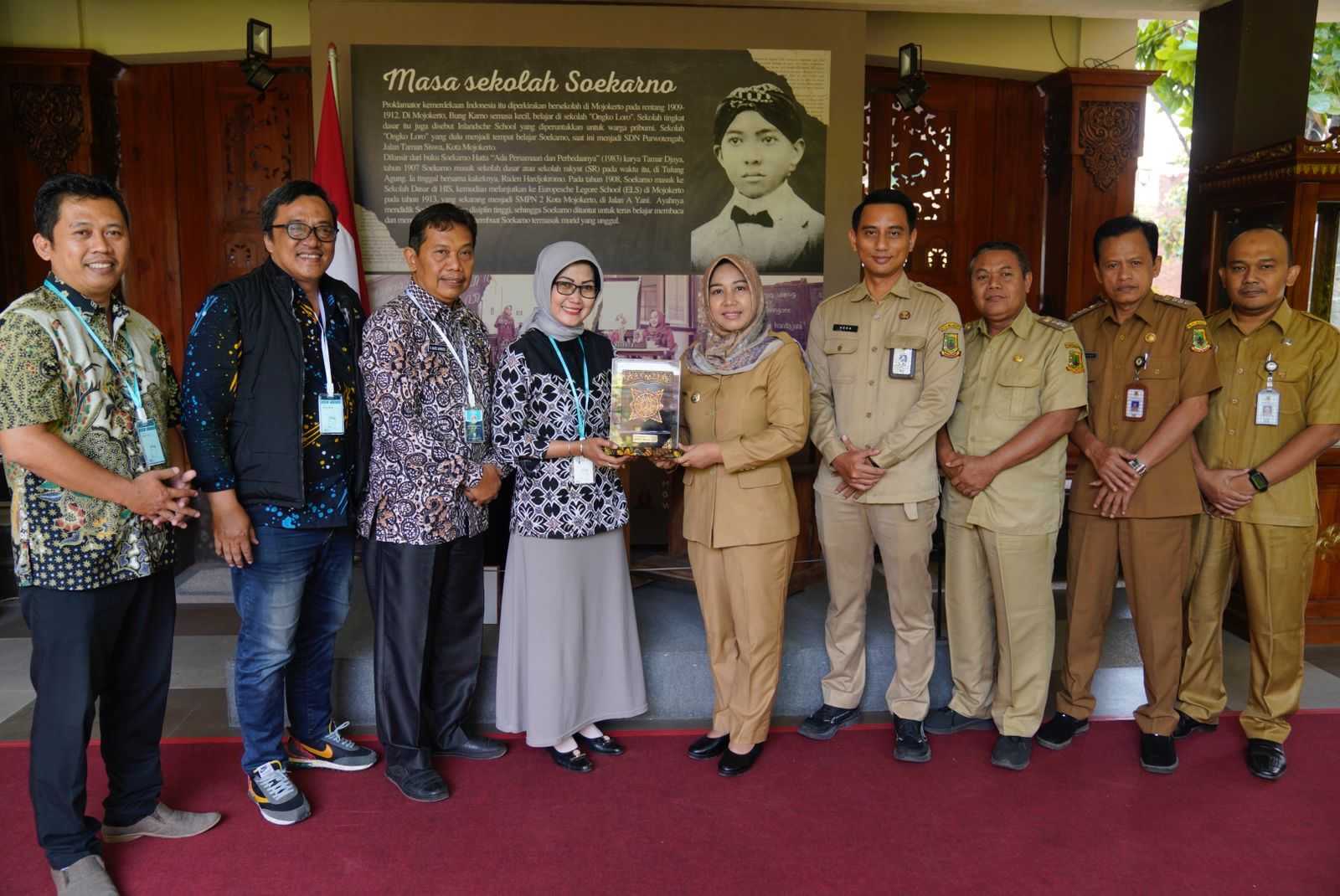 gambar utama