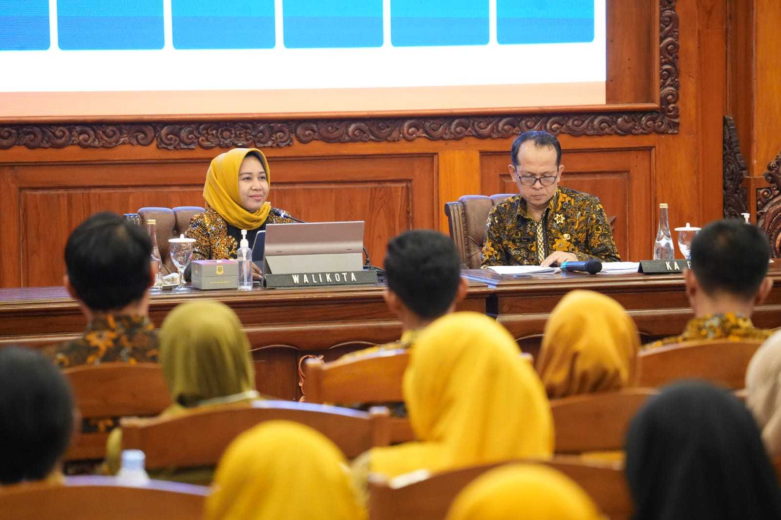 gambar utama