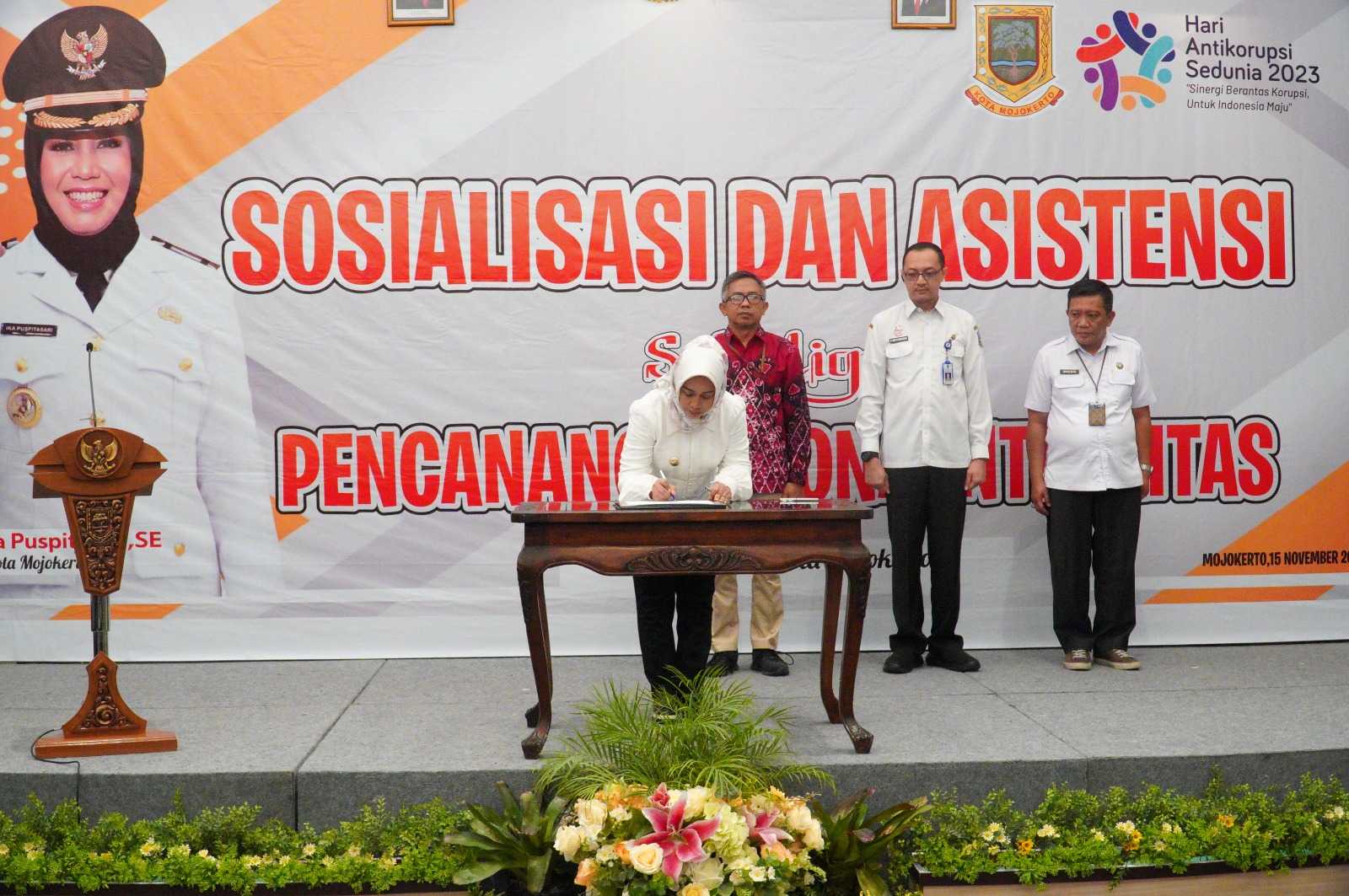 gambar utama