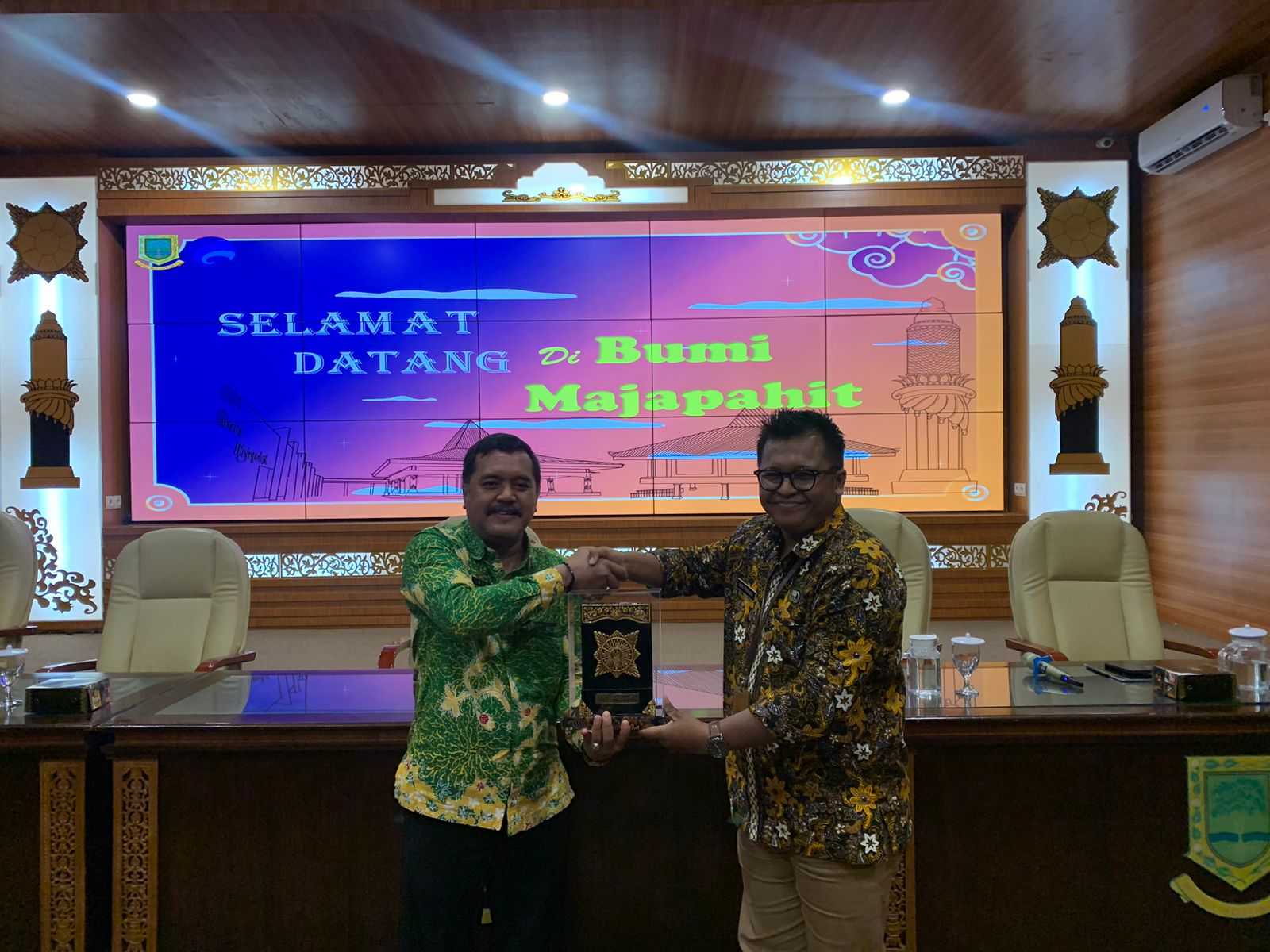 gambar utama