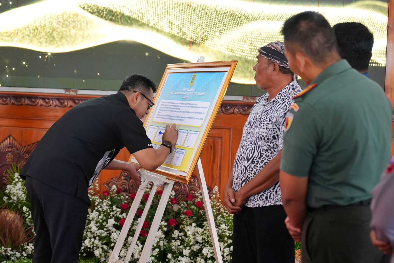 gambar utama