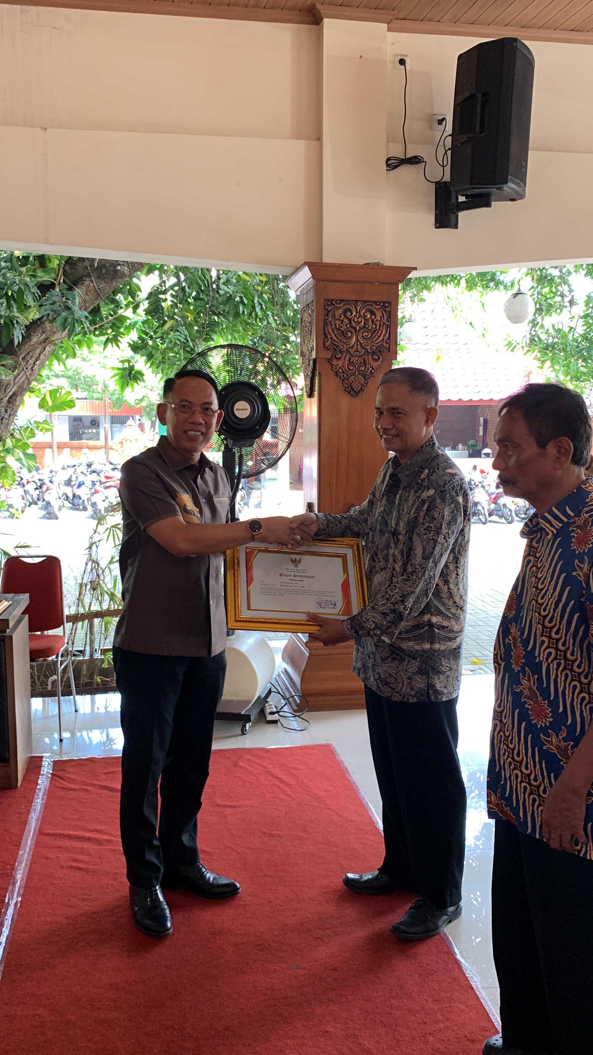 gambar utama