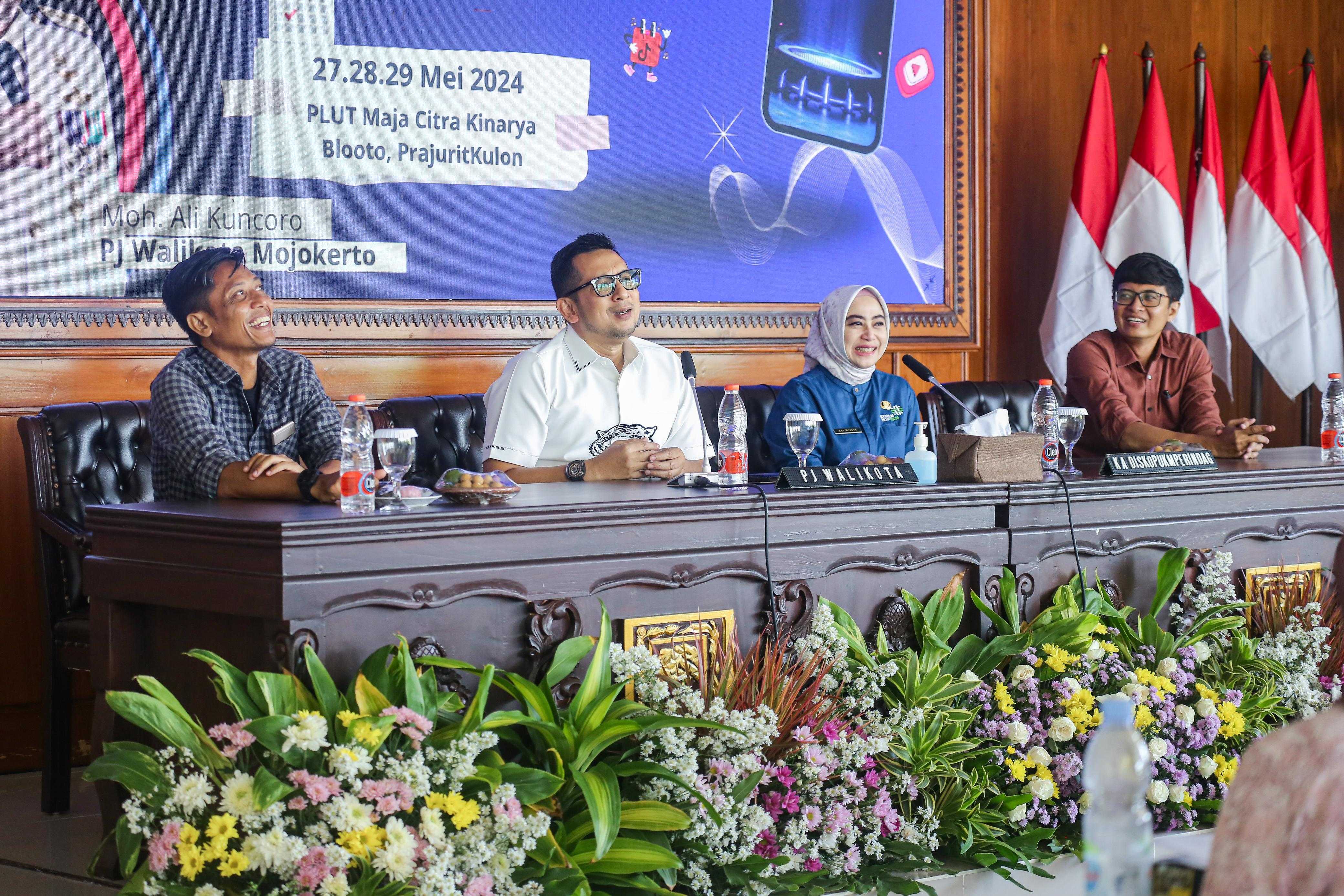 gambar utama
