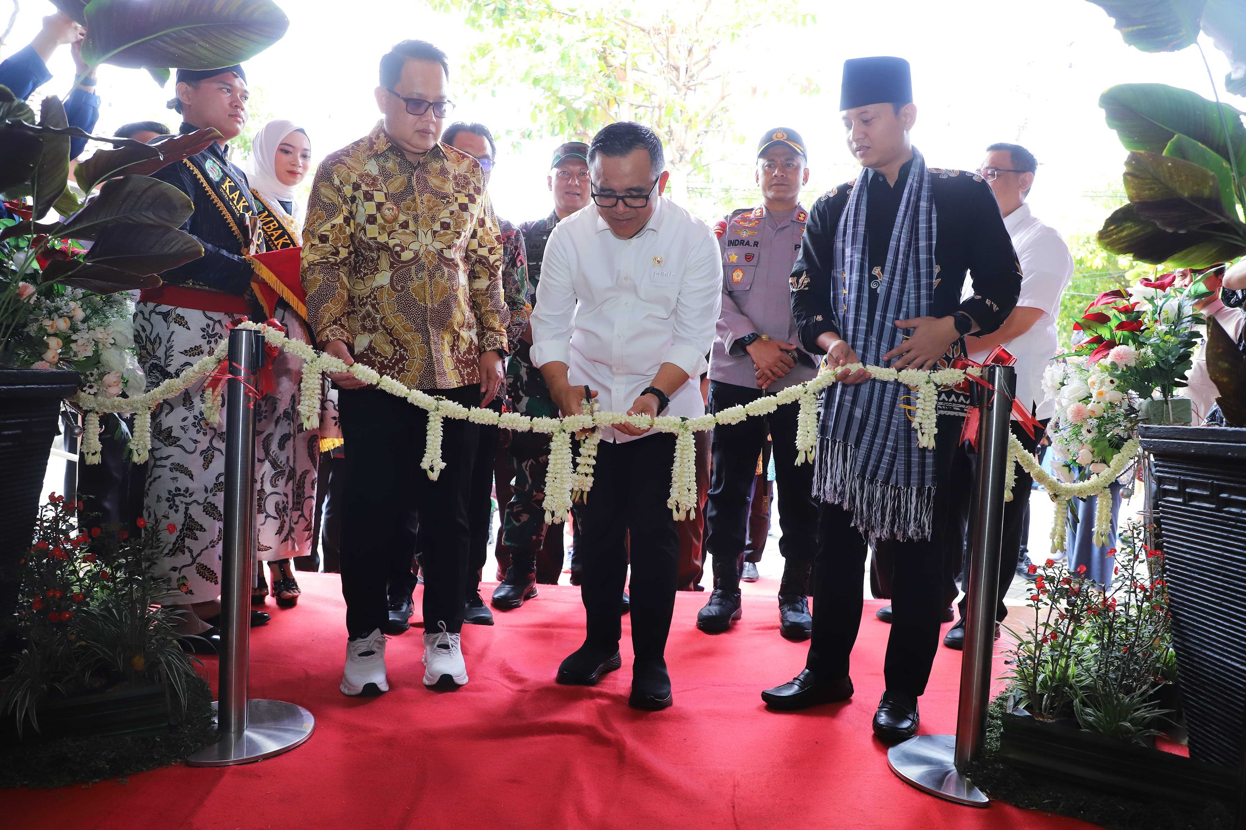gambar utama