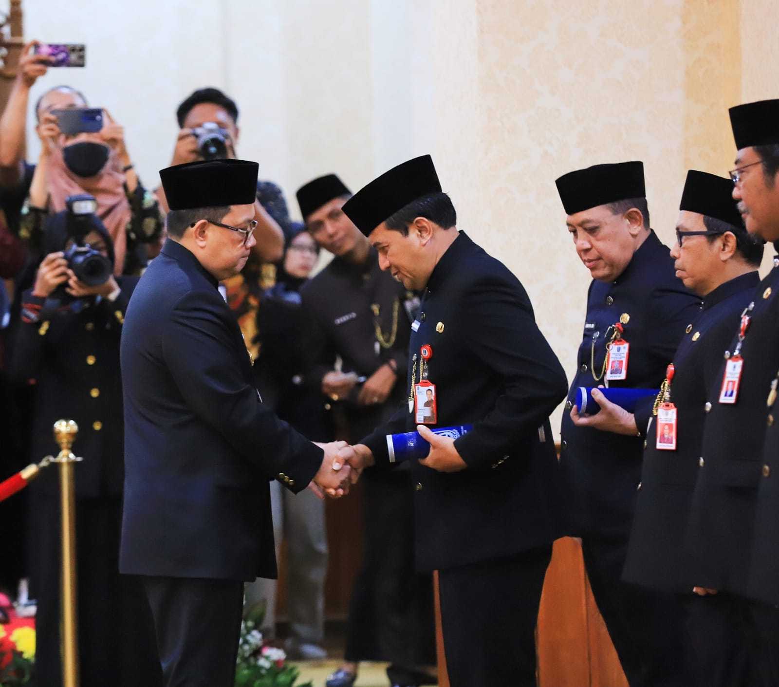 gambar utama