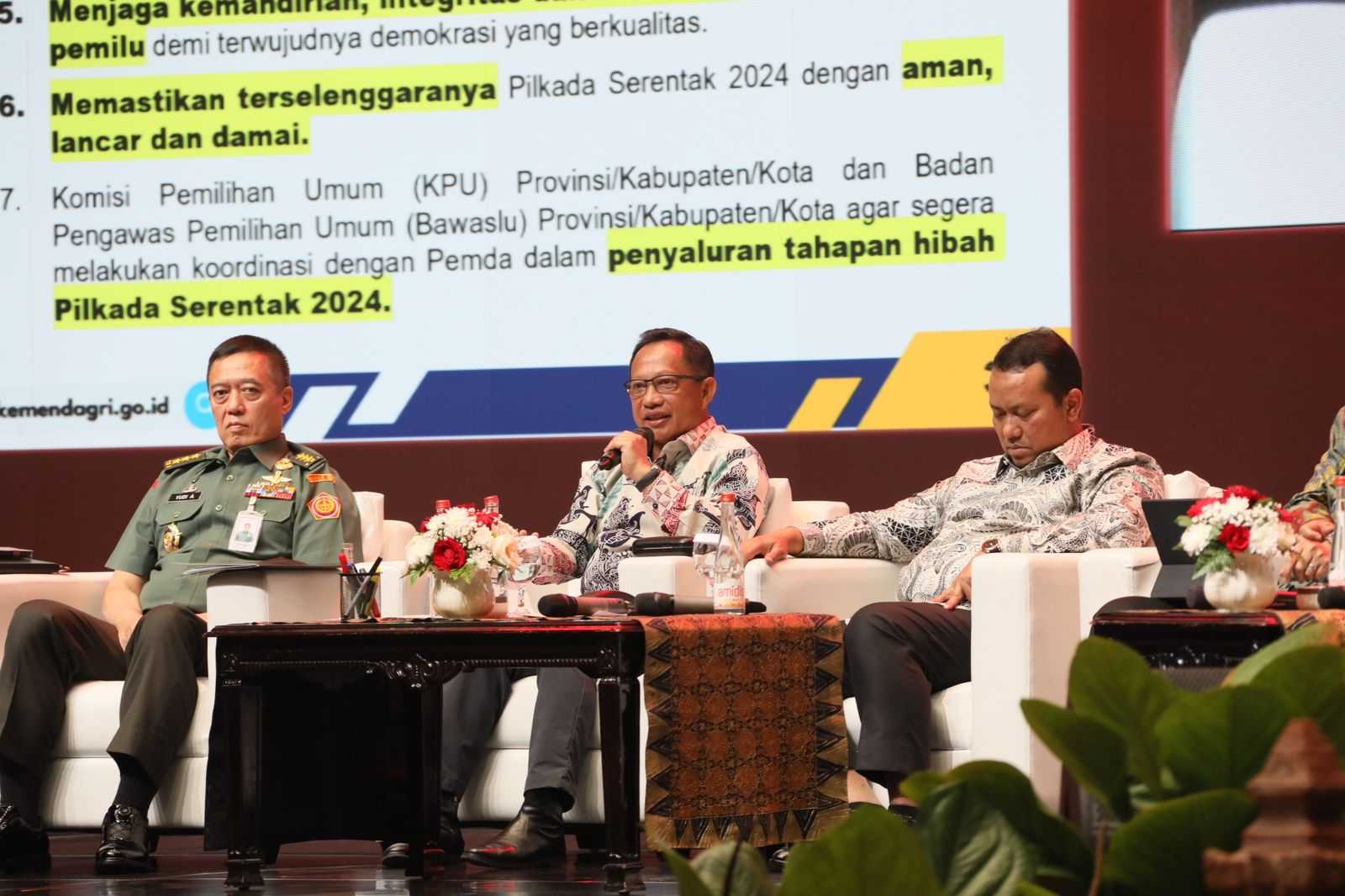 gambar utama