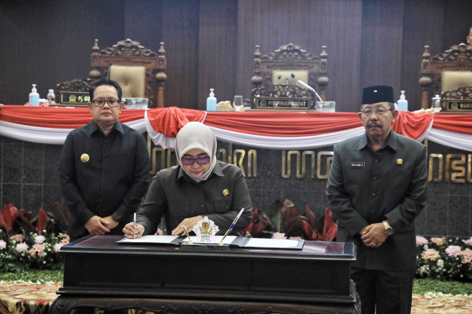 gambar utama