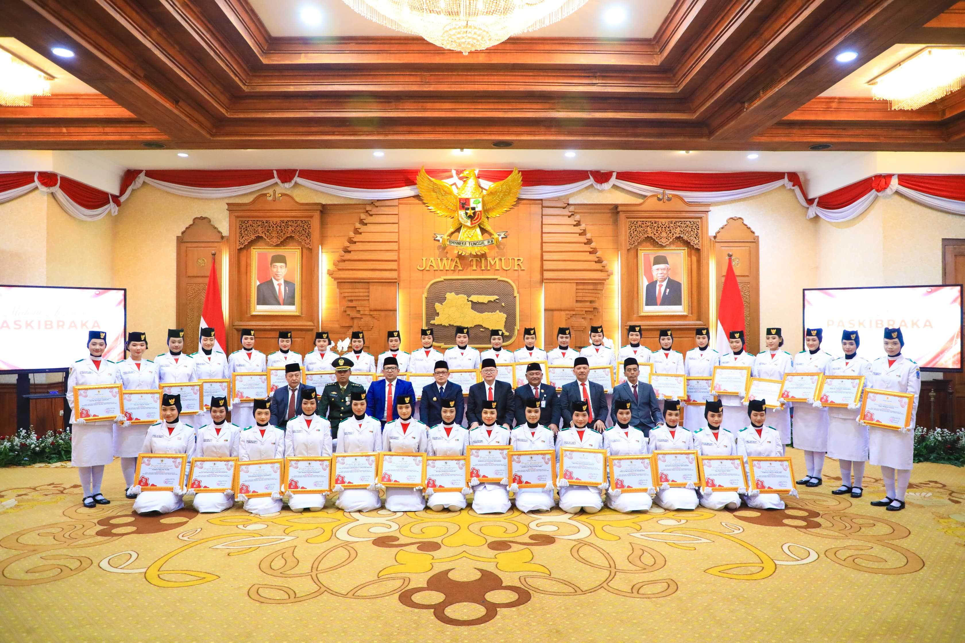 gambar utama