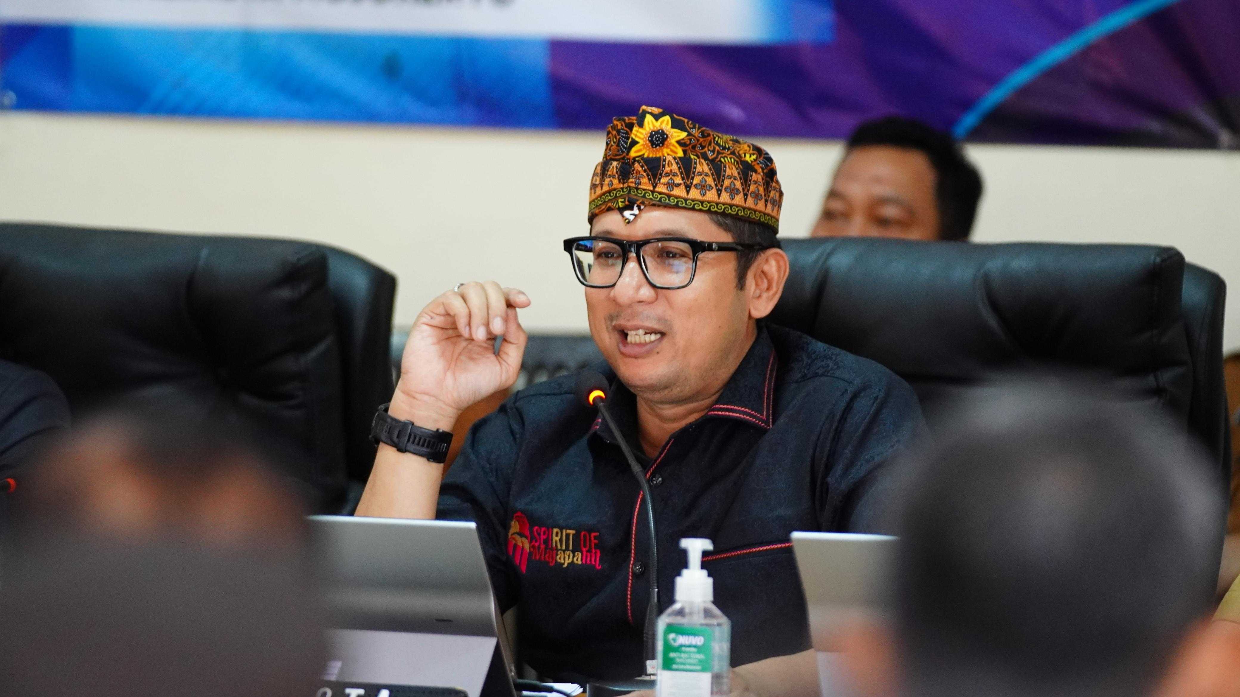 gambar utama