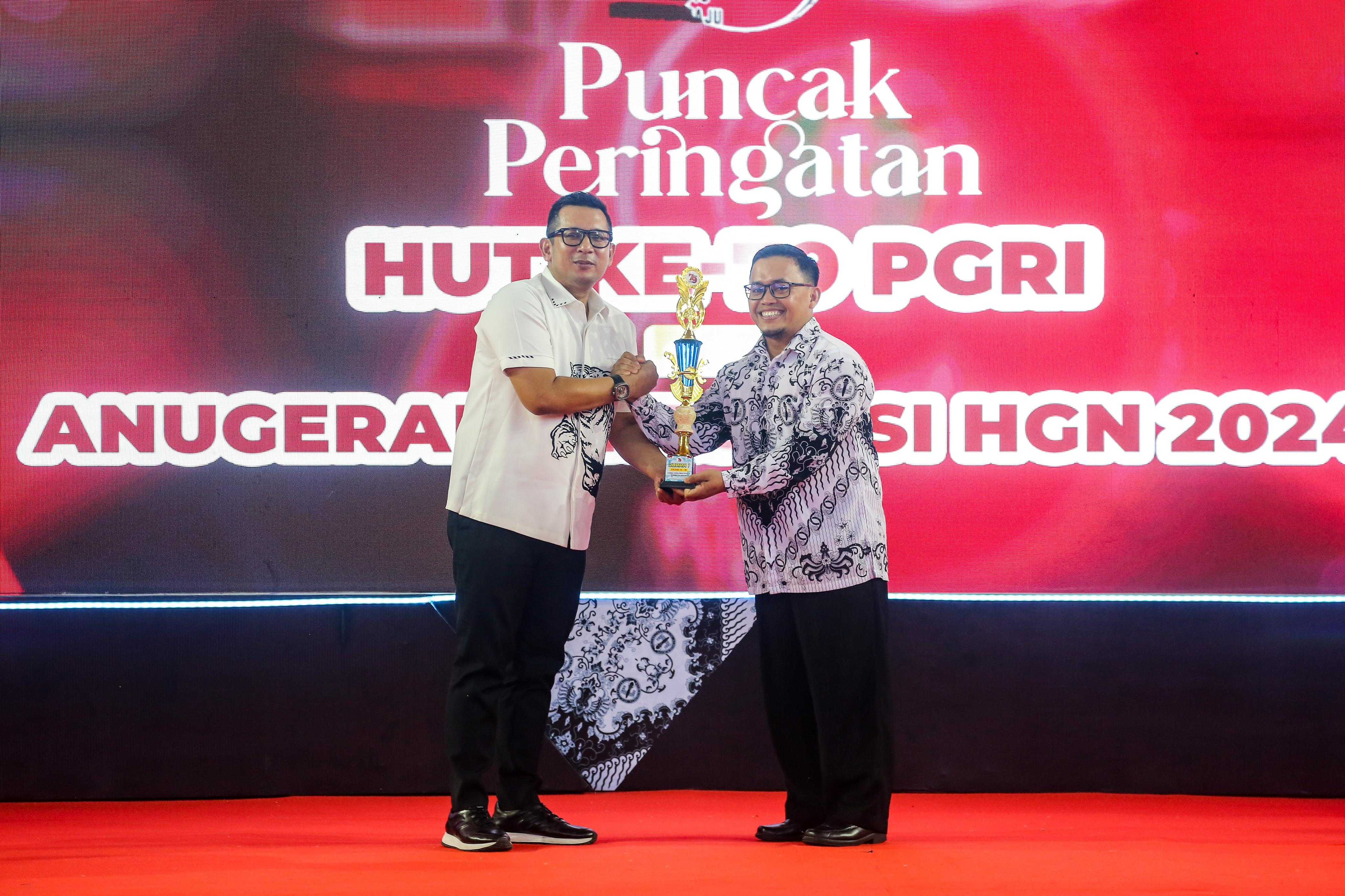 gambar utama
