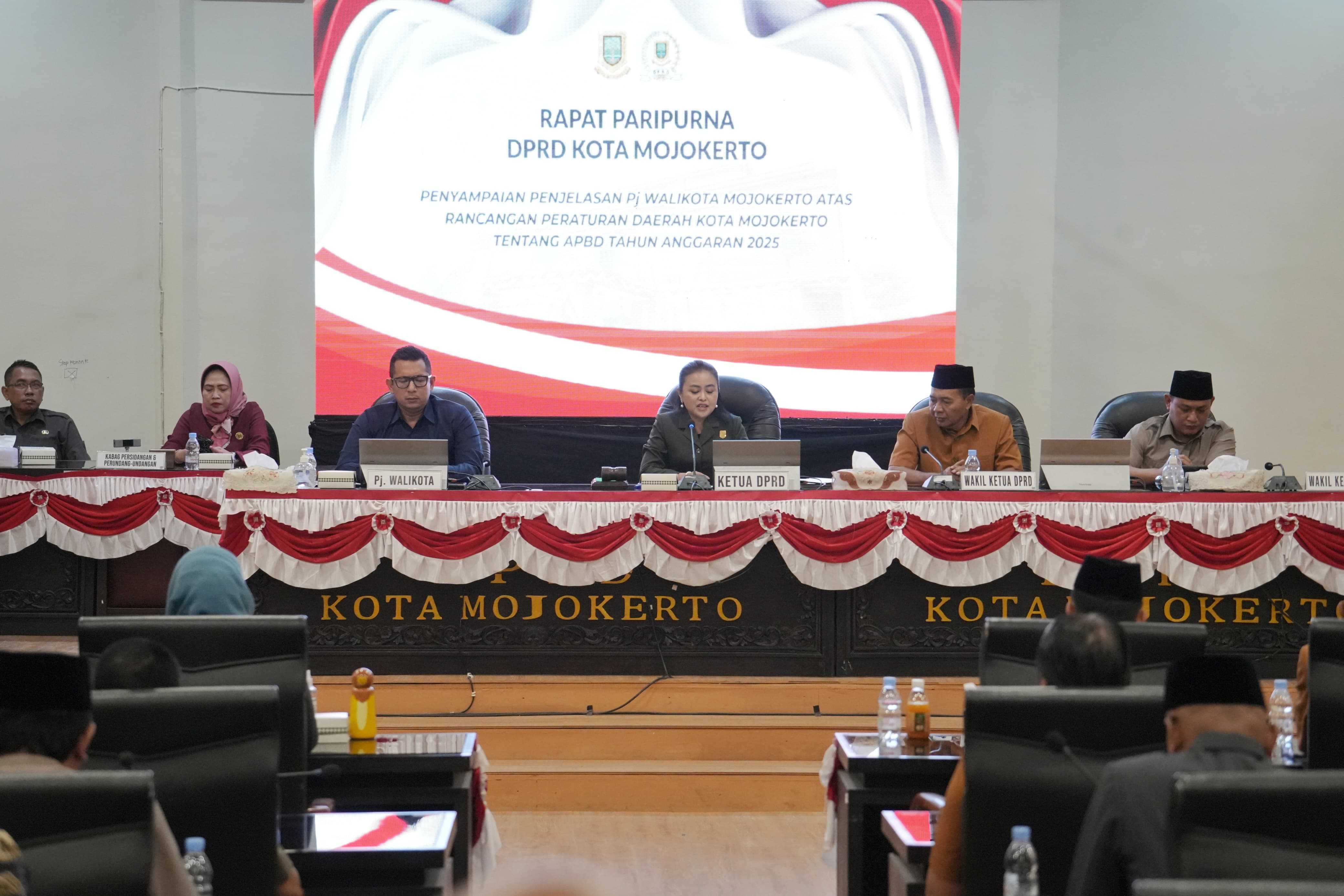 gambar utama