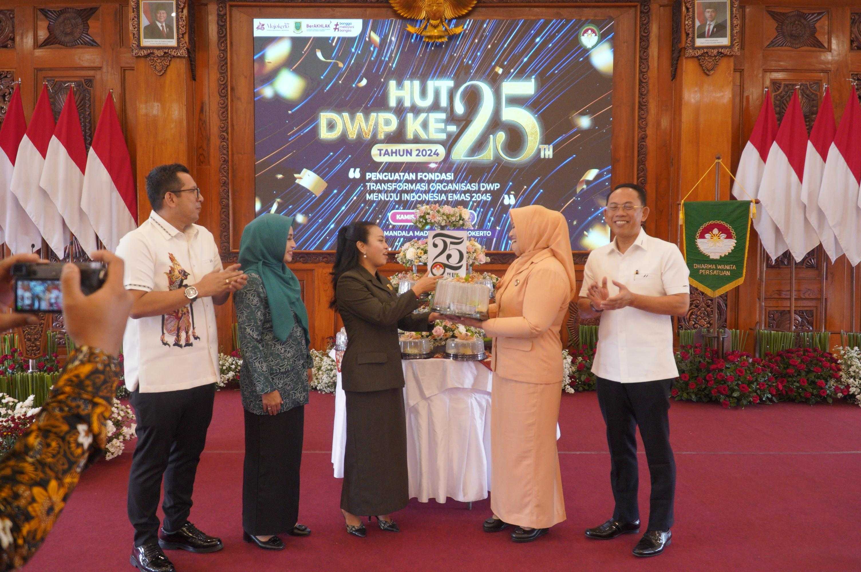 gambar utama