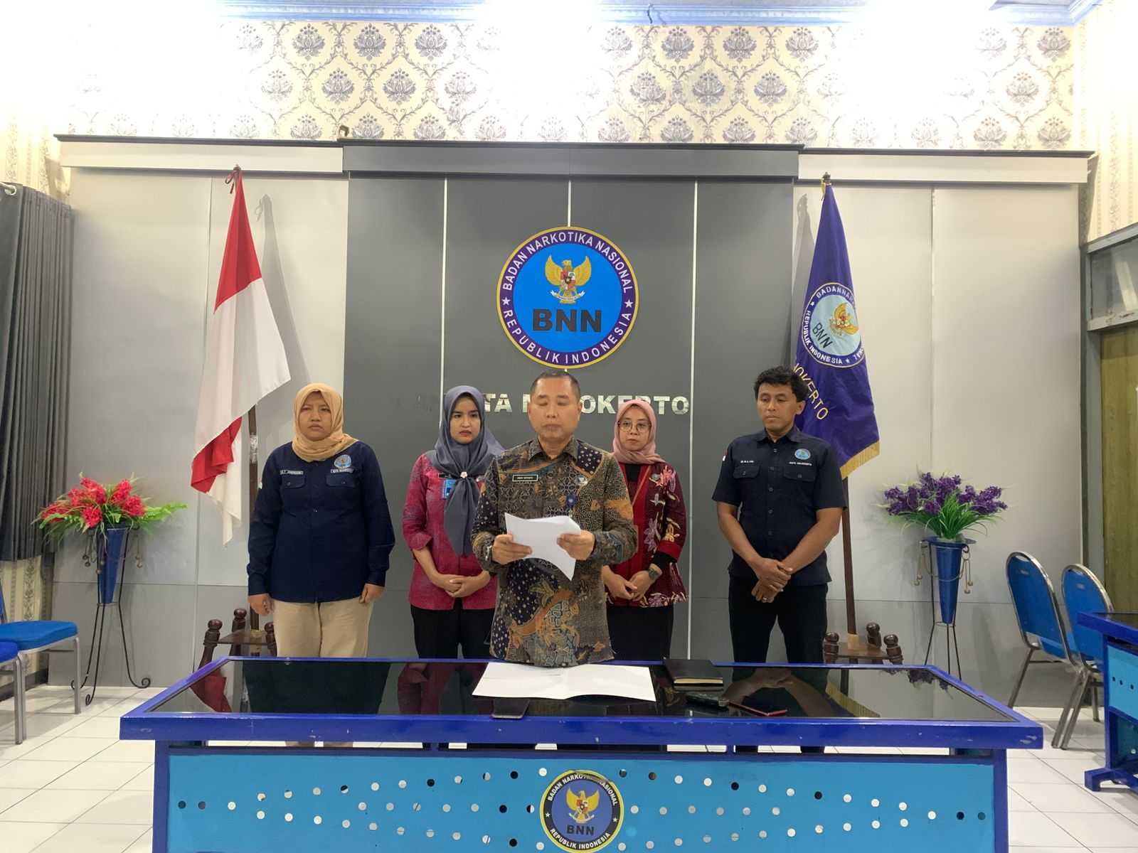 gambar utama