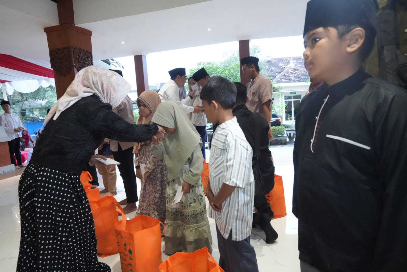 gambar utama